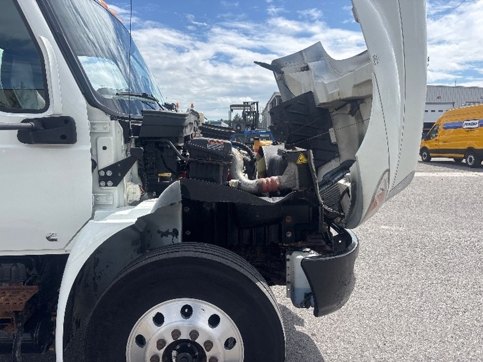 Medium Duty Box Truck-Light and Medium Duty Trucks-International-2020-MV607-Ottawa-ON-306,374\n\t\tkm-$ 48,250 - Image 23