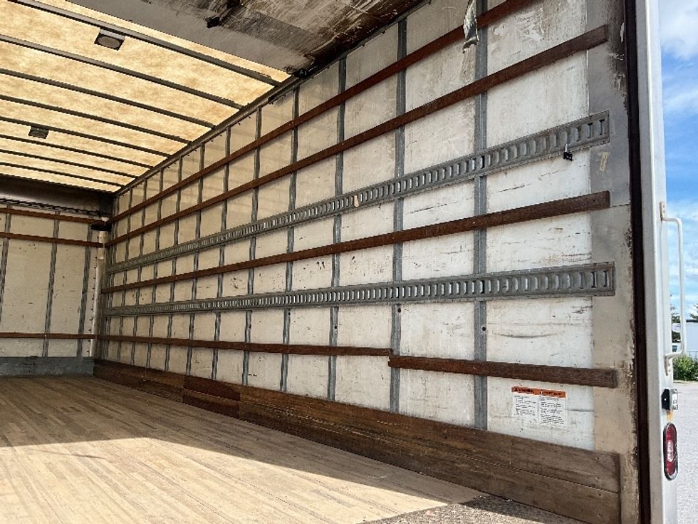 Medium Duty Box Truck-Light and Medium Duty Trucks-International-2020-MV607-Ottawa-ON-323,878\n\t\tkm-$ 57,000 - Image 12