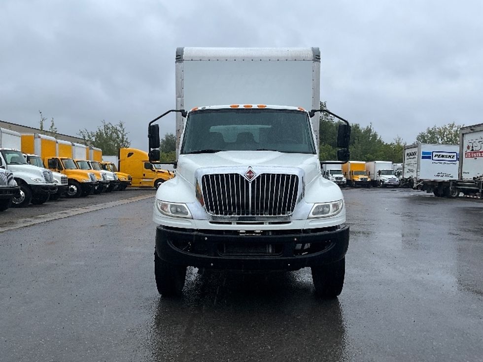 Medium Duty Box Truck-Light and Medium Duty Trucks-International-2020-MV607-Ottawa-ON-323,878\n\t\tkm-$ 57,000 - Image 2