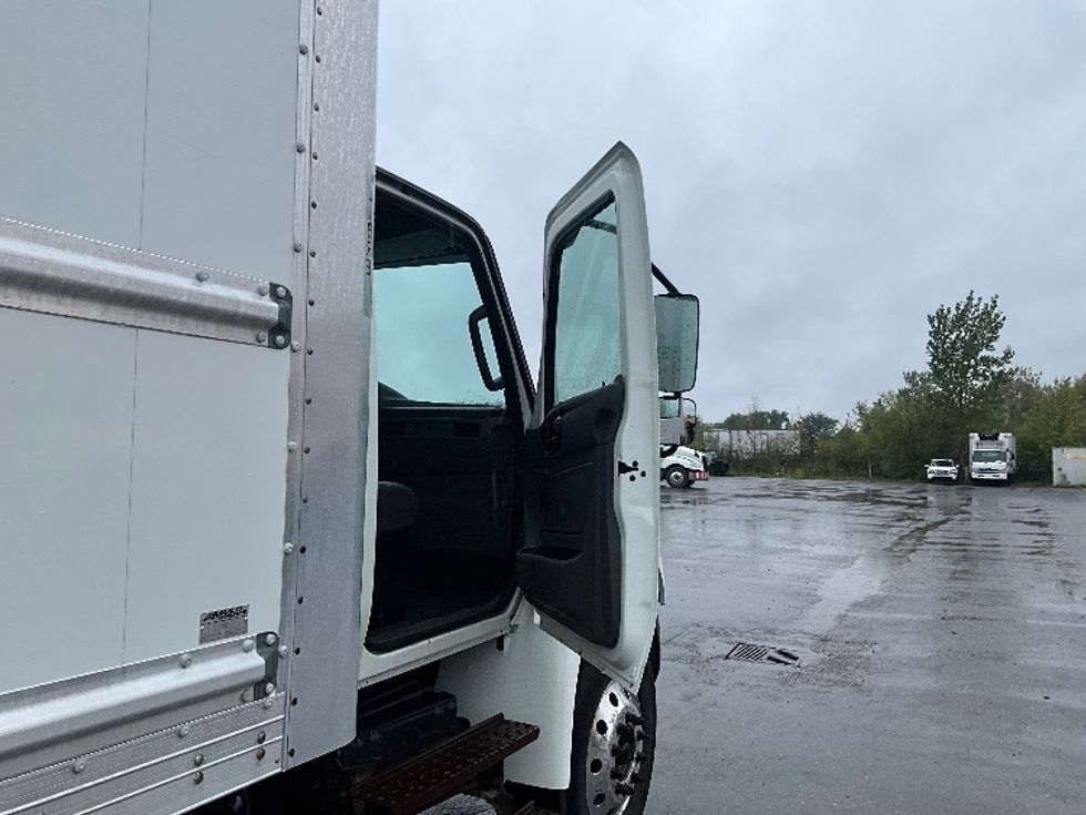 Medium Duty Box Truck-Light and Medium Duty Trucks-International-2020-MV607-Ottawa-ON-323,878\n\t\tkm-$ 57,000 - Image 20