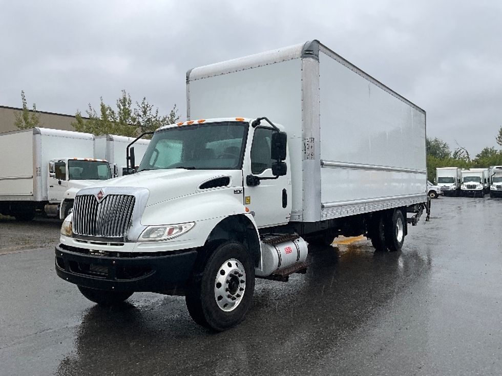 Medium Duty Box Truck-Light and Medium Duty Trucks-International-2020-MV607-Ottawa-ON-323,878\n\t\tkm-$ 57,000 - Image 3