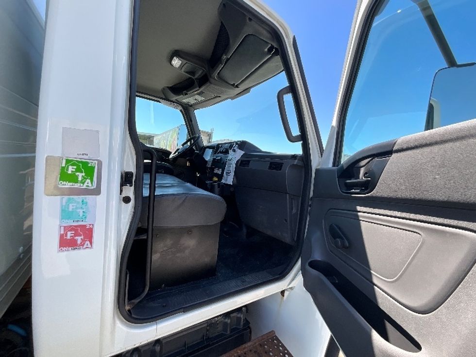 Medium Duty Box Truck-Light and Medium Duty Trucks-International-2020-MV607-Ottawa-ON-356,870\n\t\tkm-$ 41,500 - Image 20