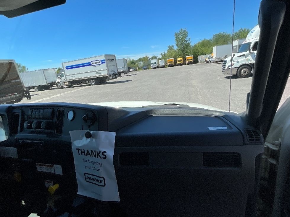 Medium Duty Box Truck-Light and Medium Duty Trucks-International-2020-MV607-Ottawa-ON-356,870\n\t\tkm-$ 41,500 - Image 21