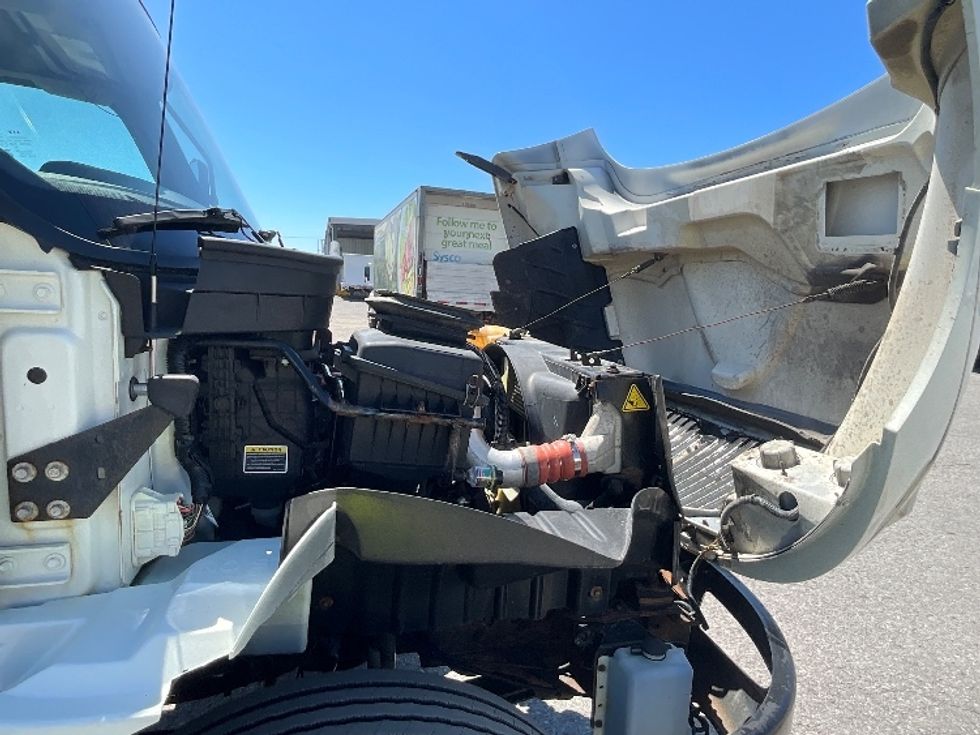 Medium Duty Box Truck-Light and Medium Duty Trucks-International-2020-MV607-Ottawa-ON-356,870\n\t\tkm-$ 41,500 - Image 23