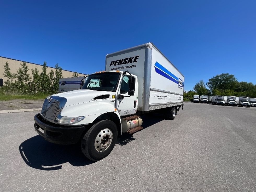 Medium Duty Box Truck-Light and Medium Duty Trucks-International-2020-MV607-Ottawa-ON-356,870\n\t\tkm-$ 41,500 - Image 3