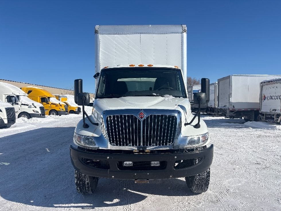 Medium Duty Box Truck-Light and Medium Duty Trucks-International-2020-MV607-Ottawa-ON-373,015\n\t\tkm-$ 47,750 - Image 2