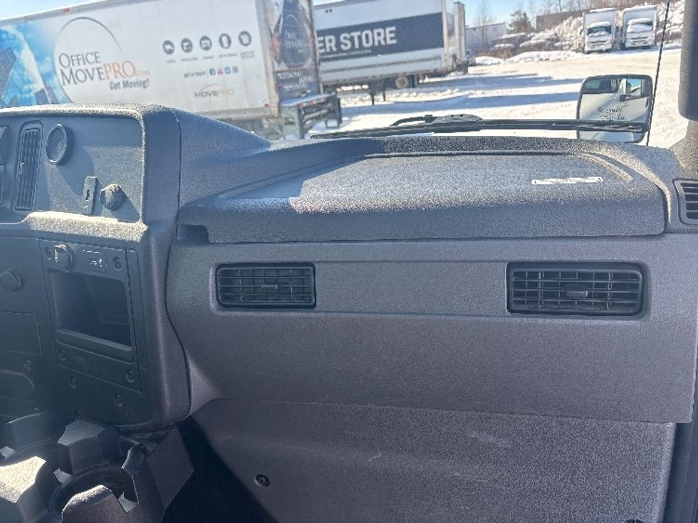 Medium Duty Box Truck-Light and Medium Duty Trucks-International-2020-MV607-Ottawa-ON-373,015\n\t\tkm-$ 47,750 - Image 21