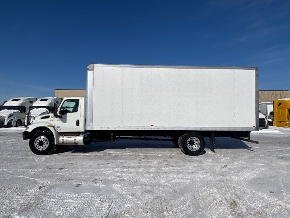 Medium Duty Box Truck-Light and Medium Duty Trucks-International-2020-MV607-Ottawa-ON-373,015\n\t\tkm-$ 47,750 - Image 4