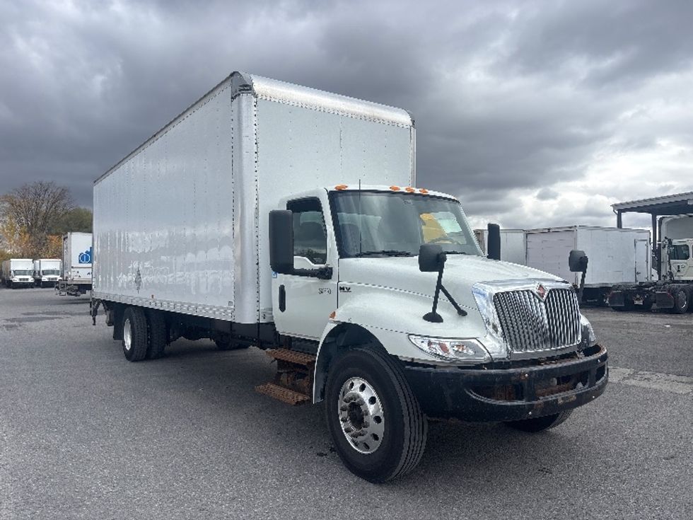 Medium Duty Box Truck-Light and Medium Duty Trucks-International-2020-MV607-Ottawa-ON-458,840\n\t\tkm-$ 30,500 - Image 1