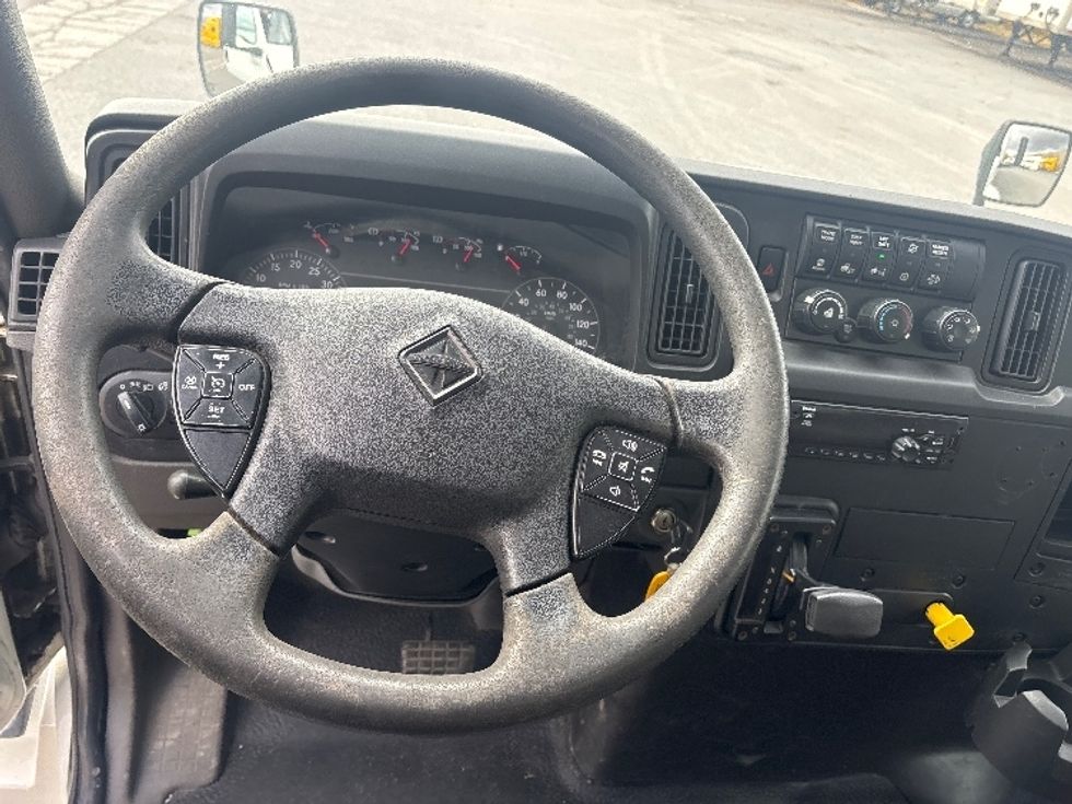 Medium Duty Box Truck-Light and Medium Duty Trucks-International-2020-MV607-Ottawa-ON-458,840\n\t\tkm-$ 30,500 - Image 18