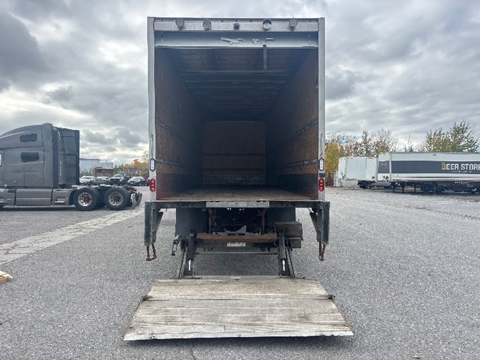 Medium Duty Box Truck-Light and Medium Duty Trucks-International-2020-MV607-Ottawa-ON-458,840\n\t\tkm-$ 30,500 - Image 9