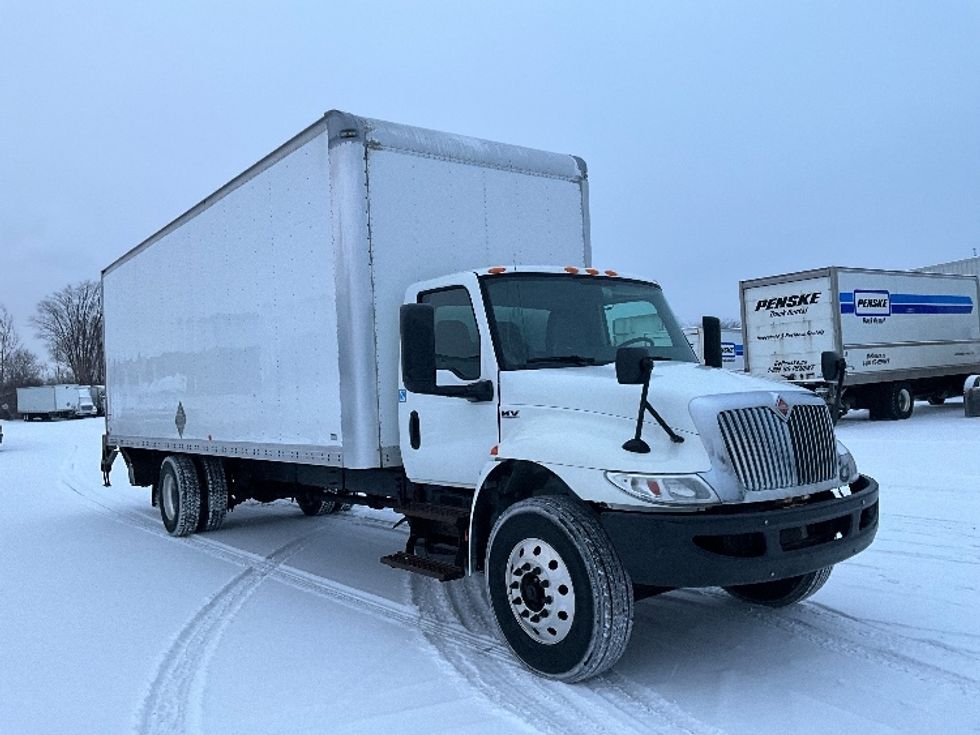 Medium Duty Box Truck-Light and Medium Duty Trucks-International-2020-MV607-Ottawa-ON-511,145\n\t\tkm-$ 26,250 - Image 1