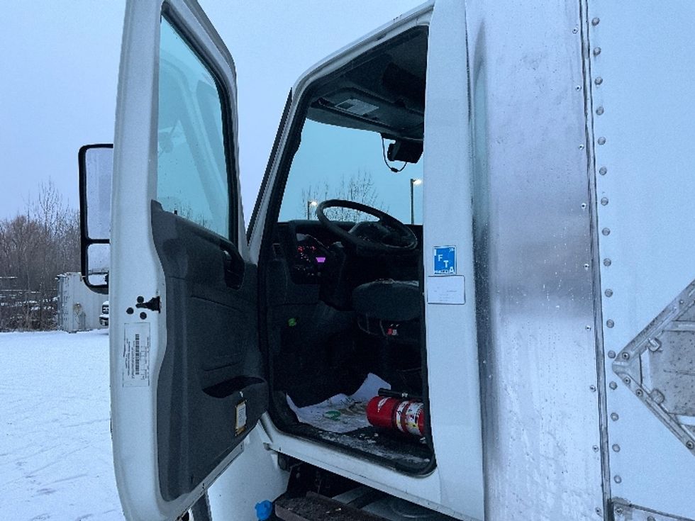 Medium Duty Box Truck-Light and Medium Duty Trucks-International-2020-MV607-Ottawa-ON-511,145\n\t\tkm-$ 26,250 - Image 16