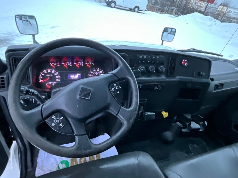 Medium Duty Box Truck-Light and Medium Duty Trucks-International-2020-MV607-Ottawa-ON-511,145\n\t\tkm-$ 26,250 - Image 17