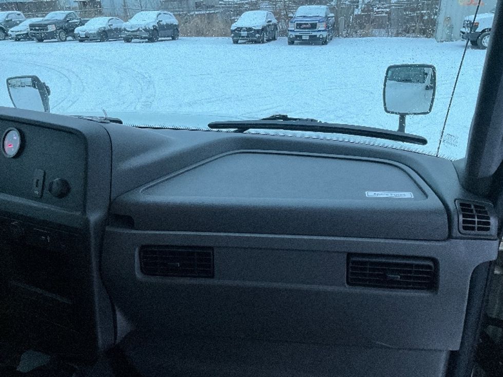 Medium Duty Box Truck-Light and Medium Duty Trucks-International-2020-MV607-Ottawa-ON-511,145\n\t\tkm-$ 26,250 - Image 20