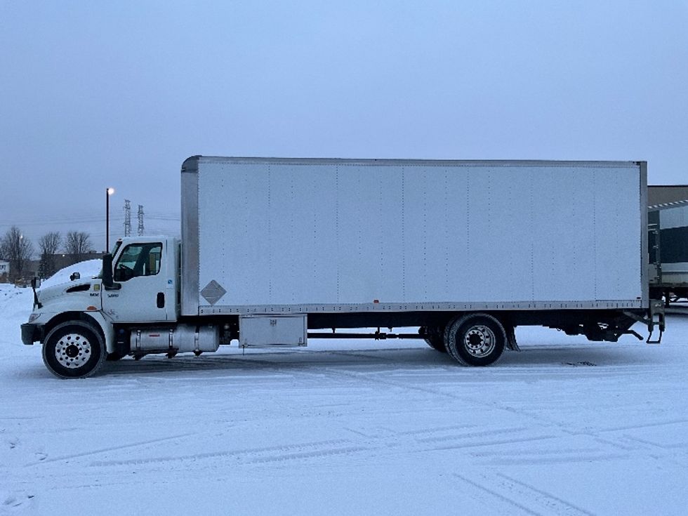 Medium Duty Box Truck-Light and Medium Duty Trucks-International-2020-MV607-Ottawa-ON-511,145\n\t\tkm-$ 26,250 - Image 4