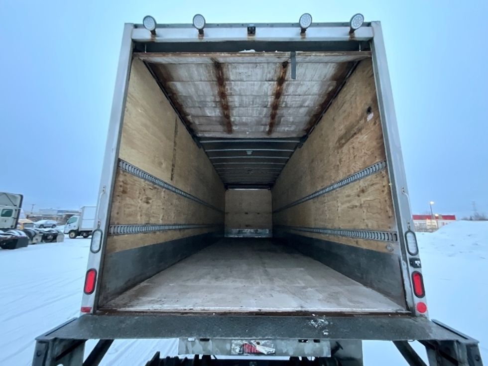Medium Duty Box Truck-Light and Medium Duty Trucks-International-2020-MV607-Ottawa-ON-511,145\n\t\tkm-$ 26,250 - Image 8
