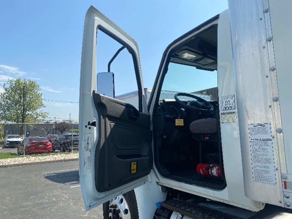 Medium Duty Box Truck-Light and Medium Duty Trucks-International-2020-MV607-Parsippany-NJ-100,447\n\t\tmiles-$ 57,500 - Image 16