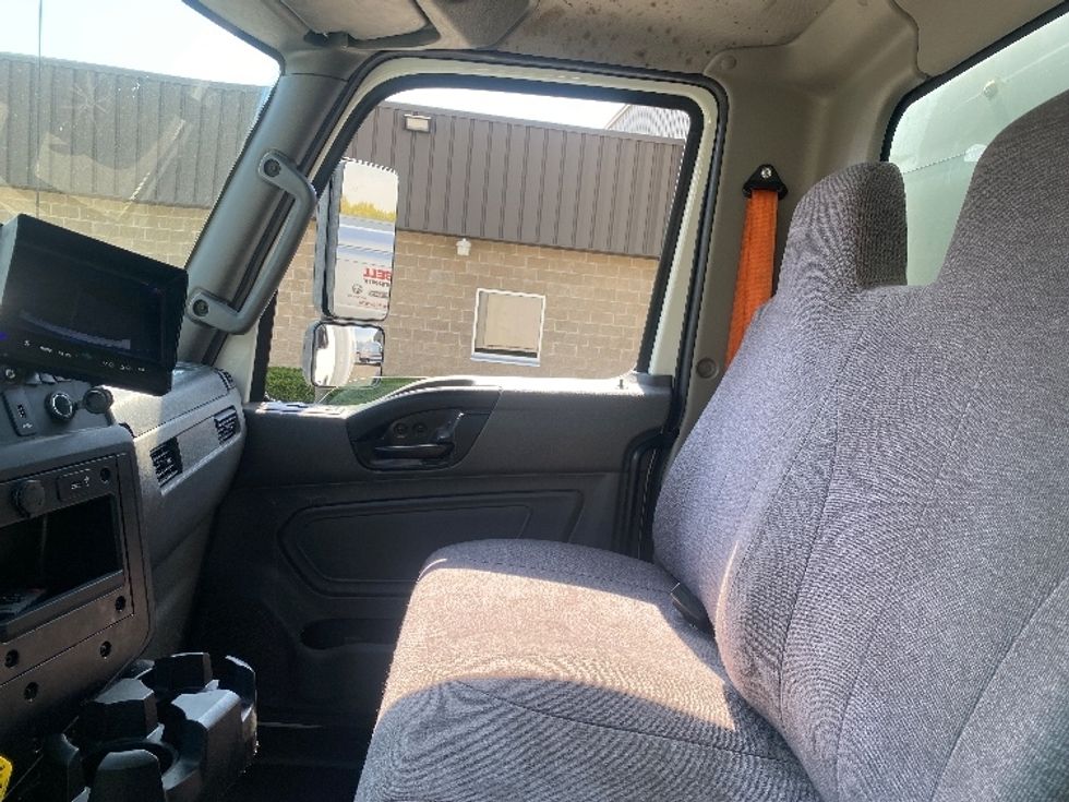 Medium Duty Box Truck-Light and Medium Duty Trucks-International-2020-MV607-Parsippany-NJ-100,447\n\t\tmiles-$ 57,500 - Image 19