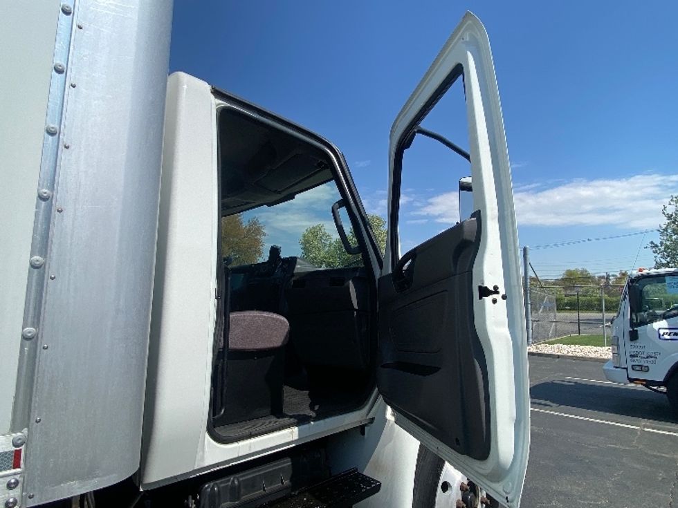 Medium Duty Box Truck-Light and Medium Duty Trucks-International-2020-MV607-Parsippany-NJ-100,447\n\t\tmiles-$ 57,500 - Image 20