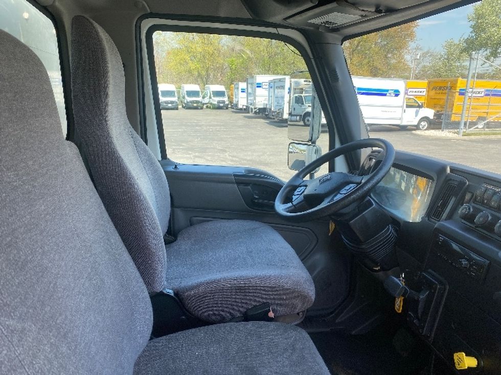 Medium Duty Box Truck-Light and Medium Duty Trucks-International-2020-MV607-Parsippany-NJ-100,447\n\t\tmiles-$ 57,500 - Image 22