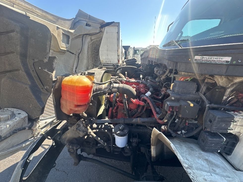 Medium Duty Box Truck-Light and Medium Duty Trucks-International-2020-MV607-Parsippany-NJ-130,764\n\t\tmiles-$ 52,250 - Image 23