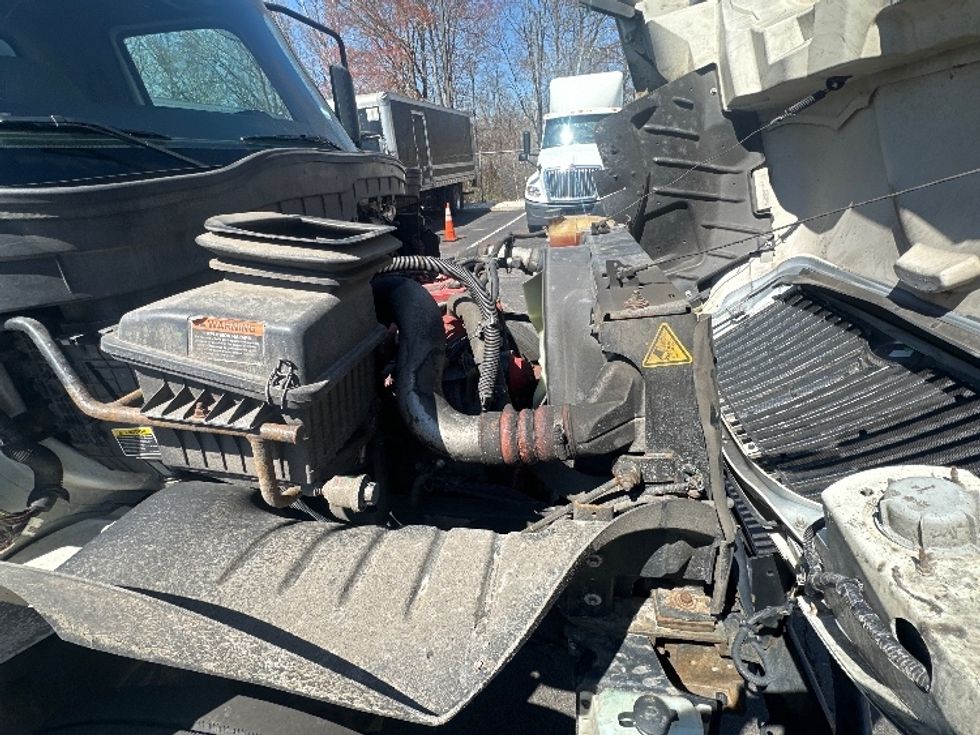 Medium Duty Box Truck-Light and Medium Duty Trucks-International-2020-MV607-Parsippany-NJ-130,764\n\t\tmiles-$ 52,250 - Image 24