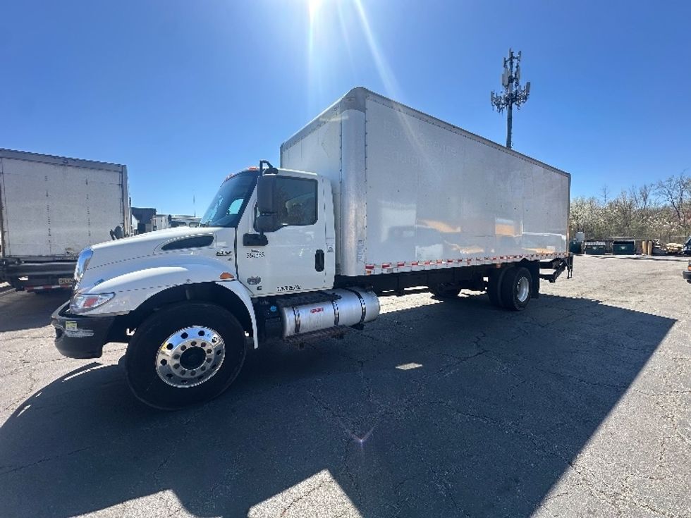 Medium Duty Box Truck-Light and Medium Duty Trucks-International-2020-MV607-Parsippany-NJ-130,764\n\t\tmiles-$ 52,250 - Image 3