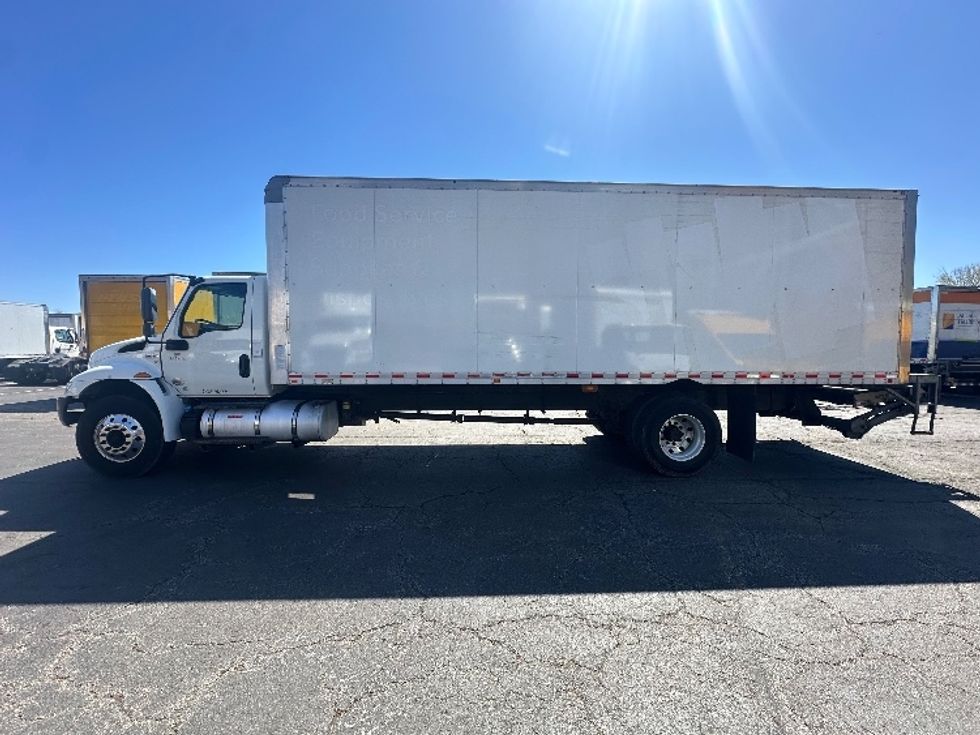 Medium Duty Box Truck-Light and Medium Duty Trucks-International-2020-MV607-Parsippany-NJ-130,764\n\t\tmiles-$ 52,250 - Image 4