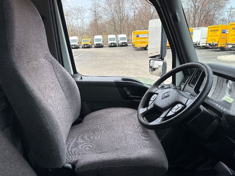 Medium Duty Box Truck-Light and Medium Duty Trucks-International-2020-MV607-Parsippany-NJ-171,549\n\t\tmiles-$ 48,000 - Image 22