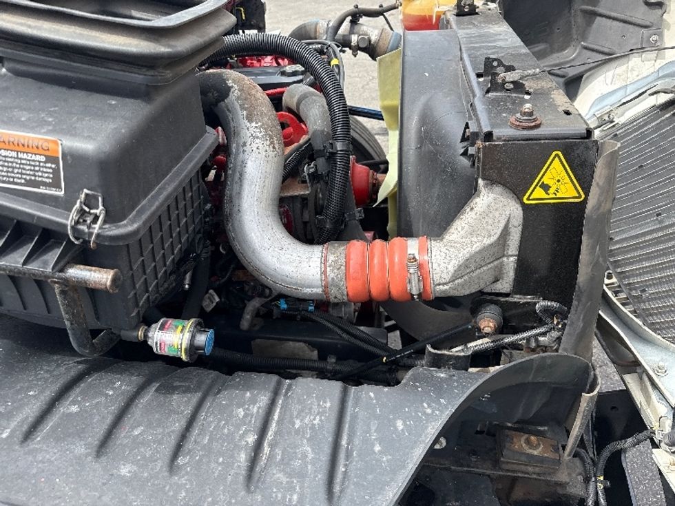 Medium Duty Box Truck-Light and Medium Duty Trucks-International-2020-MV607-Parsippany-NJ-171,549\n\t\tmiles-$ 48,000 - Image 23