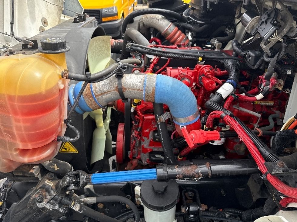 Medium Duty Box Truck-Light and Medium Duty Trucks-International-2020-MV607-Parsippany-NJ-171,549\n\t\tmiles-$ 48,000 - Image 24