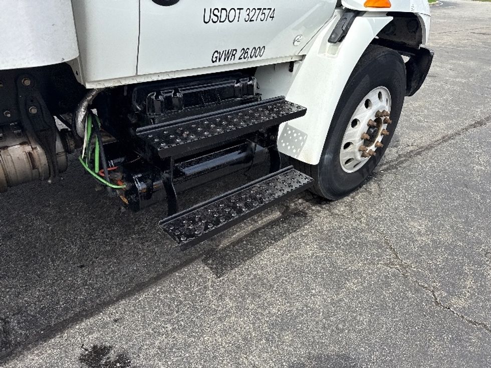 Medium Duty Box Truck-Light and Medium Duty Trucks-International-2020-MV607-Parsippany-NJ-171,549\n\t\tmiles-$ 48,000 - Image 28