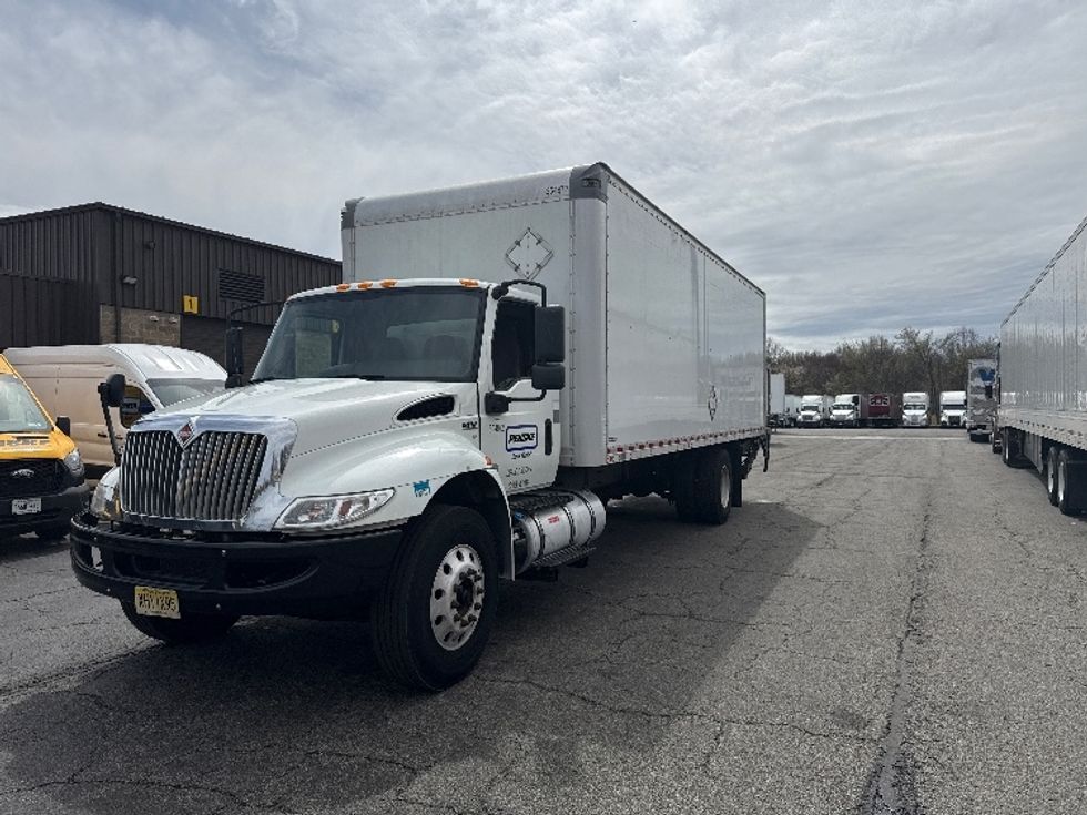 Medium Duty Box Truck-Light and Medium Duty Trucks-International-2020-MV607-Parsippany-NJ-171,549\n\t\tmiles-$ 48,000 - Image 3