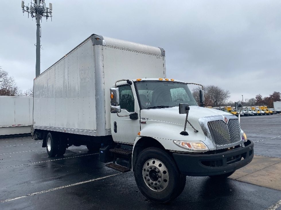 Medium Duty Box Truck-Light and Medium Duty Trucks-International-2020-MV607-Parsippany-NJ-205,861\n\t\tmiles-$ 39,500 - Image 1