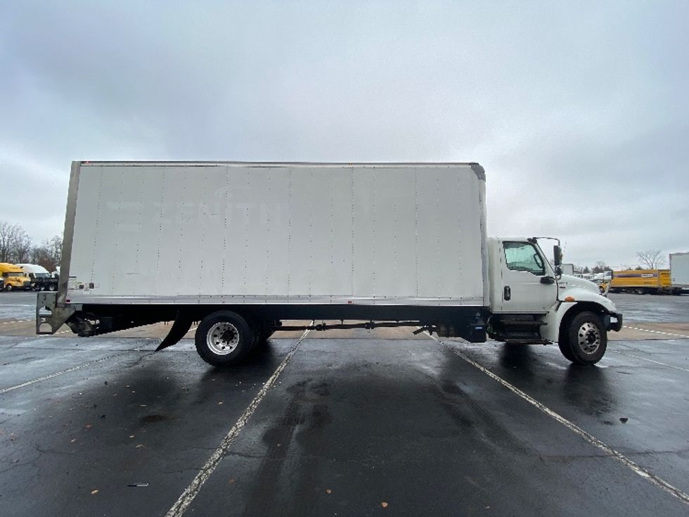 Medium Duty Box Truck-Light and Medium Duty Trucks-International-2020-MV607-Parsippany-NJ-205,861\n\t\tmiles-$ 39,500 - Image 15