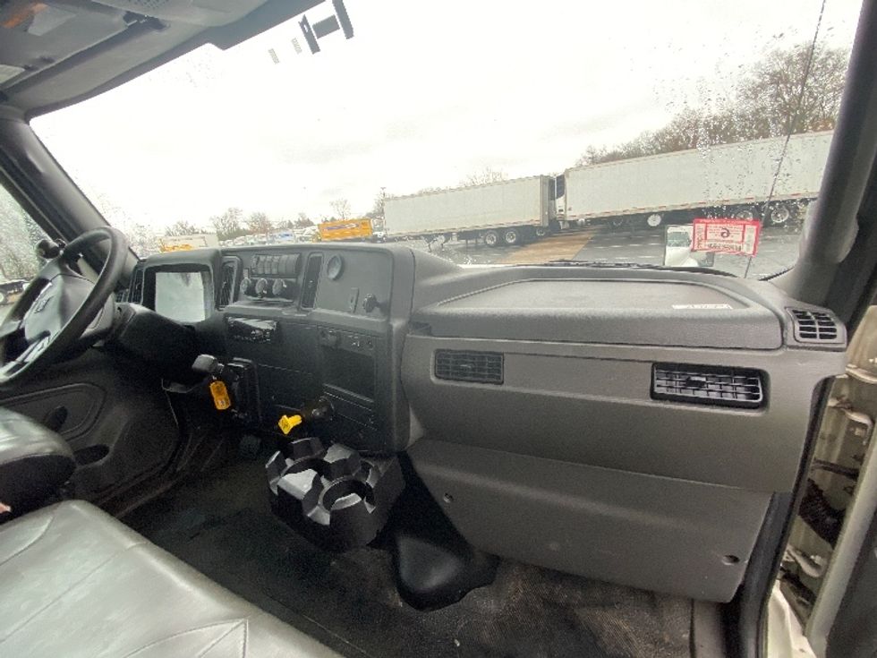 Medium Duty Box Truck-Light and Medium Duty Trucks-International-2020-MV607-Parsippany-NJ-205,861\n\t\tmiles-$ 39,500 - Image 21