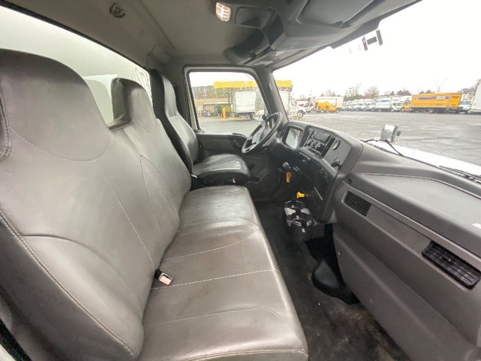Medium Duty Box Truck-Light and Medium Duty Trucks-International-2020-MV607-Parsippany-NJ-205,861\n\t\tmiles-$ 39,500 - Image 22
