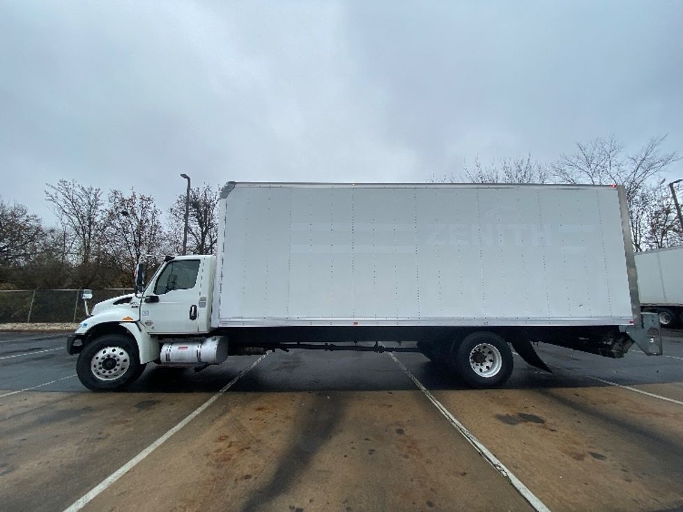 Medium Duty Box Truck-Light and Medium Duty Trucks-International-2020-MV607-Parsippany-NJ-205,861\n\t\tmiles-$ 39,500 - Image 5