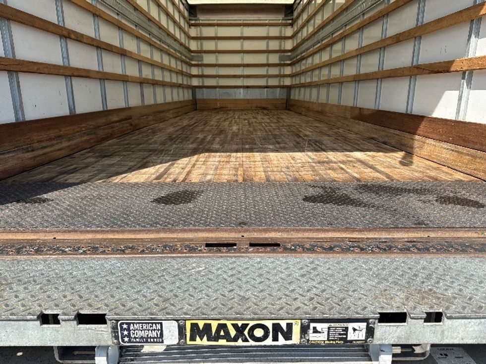 Medium Duty Box Truck-Light and Medium Duty Trucks-International-2020-MV607-Parsippany-NJ-72,650\n\t\tmiles-$ 57,250 - Image 10