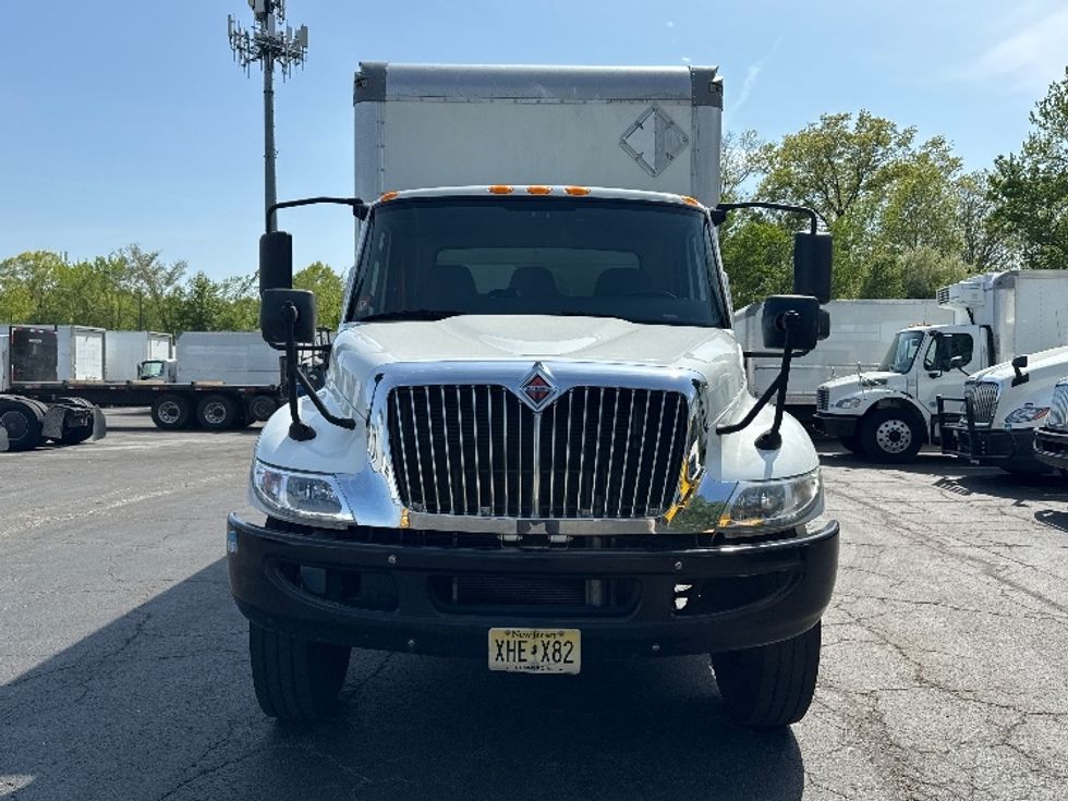 Medium Duty Box Truck-Light and Medium Duty Trucks-International-2020-MV607-Parsippany-NJ-72,650\n\t\tmiles-$ 57,250 - Image 2