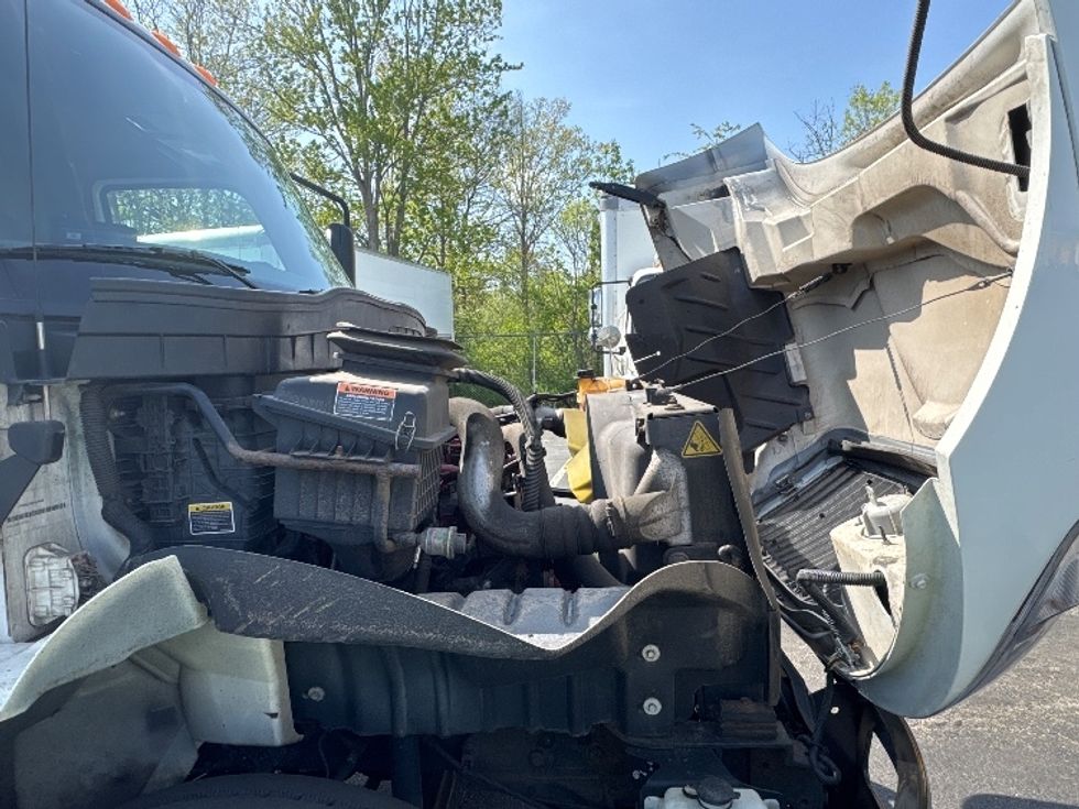 Medium Duty Box Truck-Light and Medium Duty Trucks-International-2020-MV607-Parsippany-NJ-72,650\n\t\tmiles-$ 57,250 - Image 22