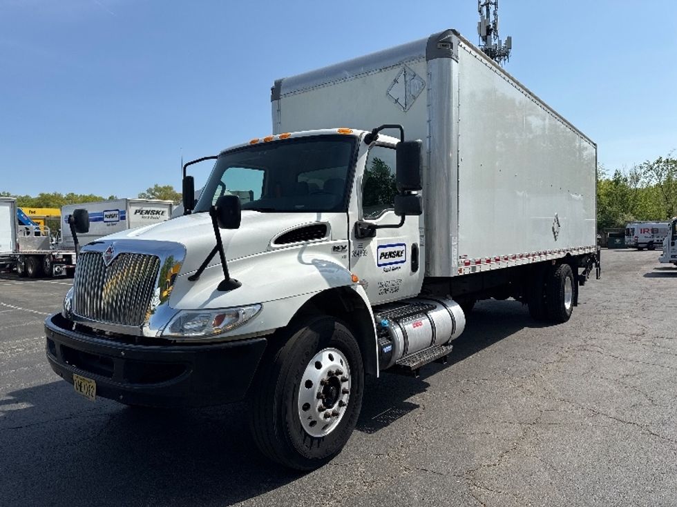 Medium Duty Box Truck-Light and Medium Duty Trucks-International-2020-MV607-Parsippany-NJ-72,650\n\t\tmiles-$ 57,250 - Image 3