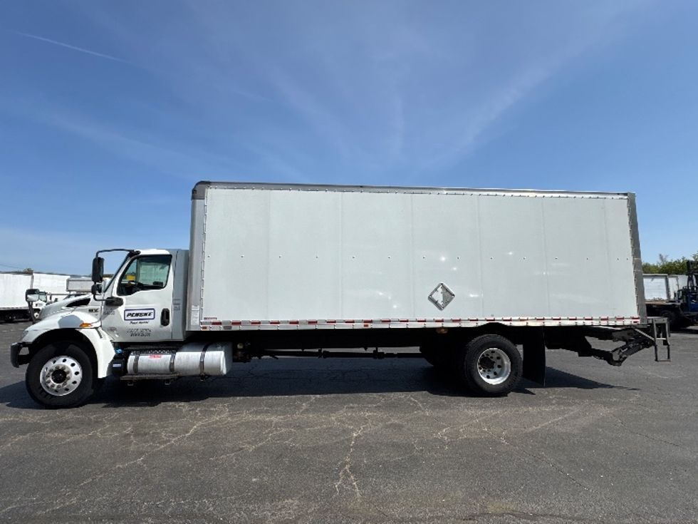 Medium Duty Box Truck-Light and Medium Duty Trucks-International-2020-MV607-Parsippany-NJ-72,650\n\t\tmiles-$ 57,250 - Image 4