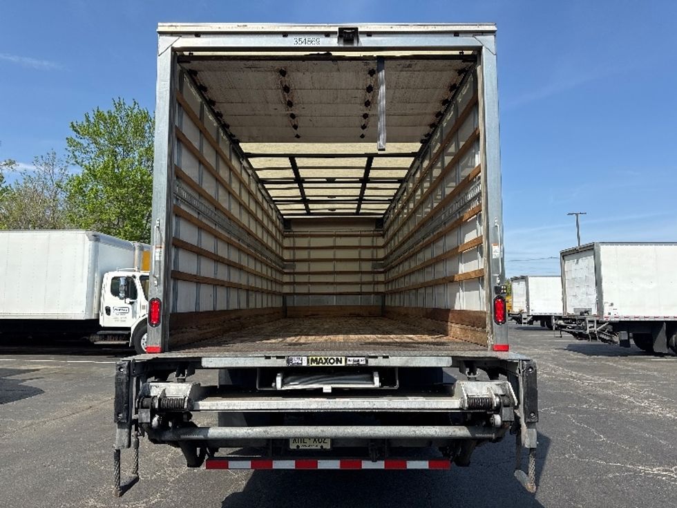 Medium Duty Box Truck-Light and Medium Duty Trucks-International-2020-MV607-Parsippany-NJ-72,650\n\t\tmiles-$ 57,250 - Image 8
