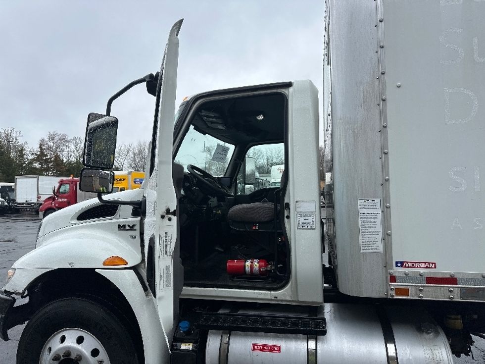Medium Duty Box Truck-Light and Medium Duty Trucks-International-2020-MV607-Parsippany-NJ-77,981\n\t\tmiles-$ 57,750 - Image 16
