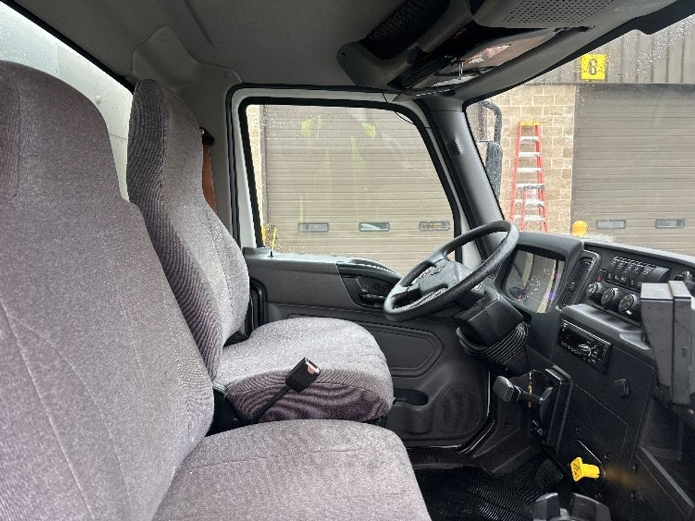 Medium Duty Box Truck-Light and Medium Duty Trucks-International-2020-MV607-Parsippany-NJ-77,981\n\t\tmiles-$ 57,750 - Image 22