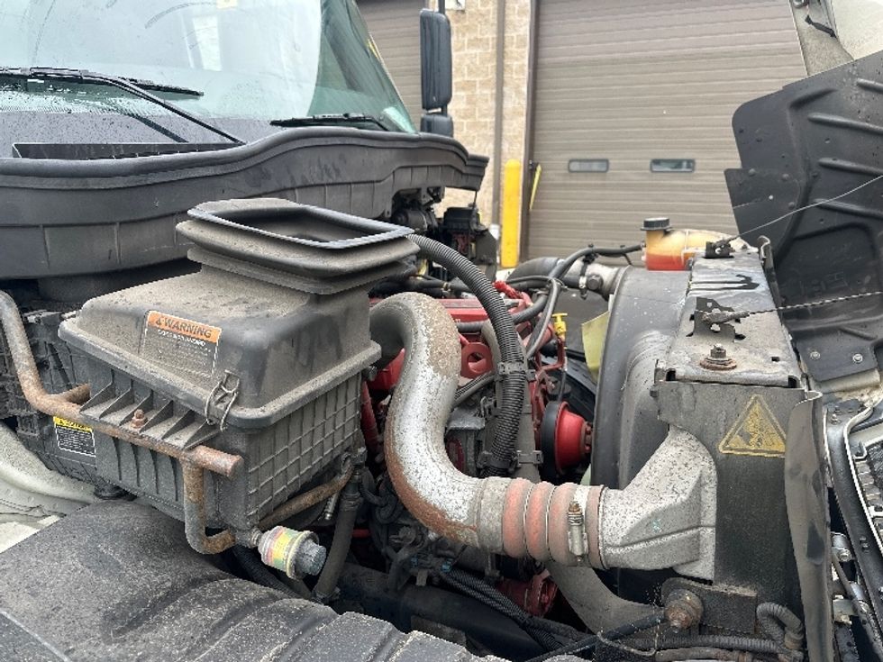 Medium Duty Box Truck-Light and Medium Duty Trucks-International-2020-MV607-Parsippany-NJ-77,981\n\t\tmiles-$ 57,750 - Image 24