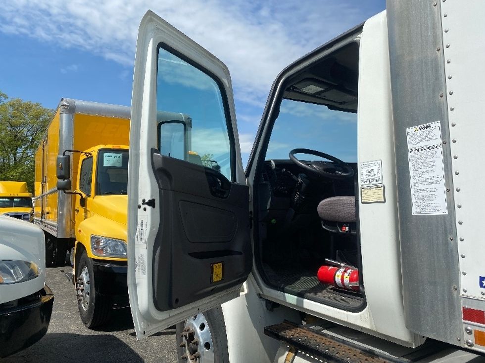 Medium Duty Box Truck-Light and Medium Duty Trucks-International-2020-MV607-Parsippany-NJ-94,739\n\t\tmiles-$ 56,250 - Image 16