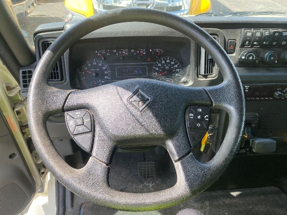 Medium Duty Box Truck-Light and Medium Duty Trucks-International-2020-MV607-Parsippany-NJ-94,739\n\t\tmiles-$ 56,250 - Image 17